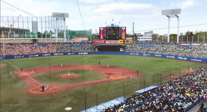 高校野球東京 神宮球場のアクセスと駐車場